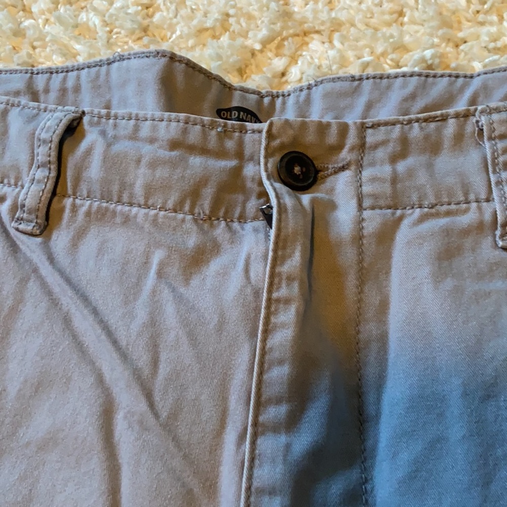 Old Navy Men’s Shorts - Picture 7 of 9